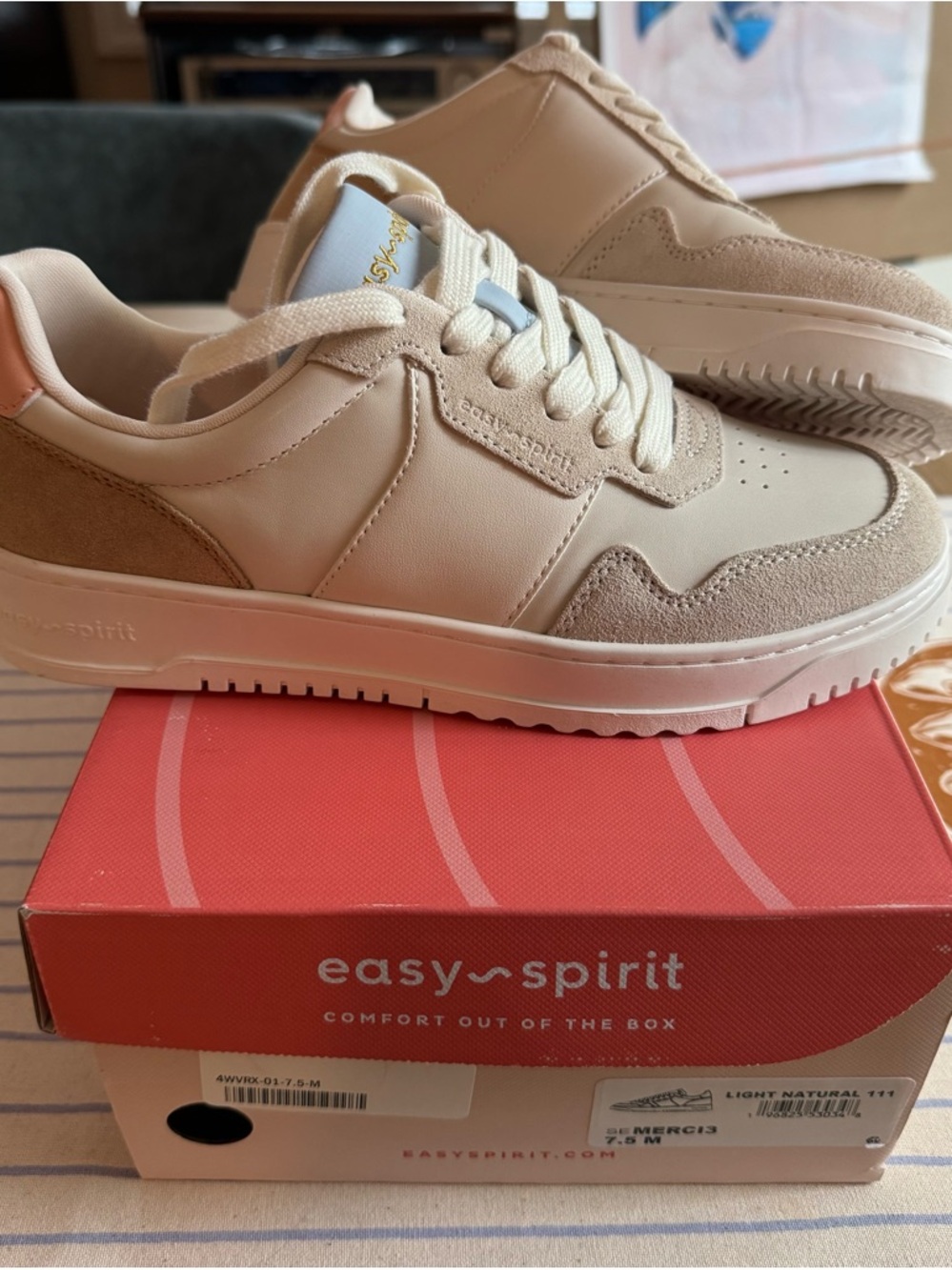 NIB Easy Spirit Cream Lace-Up Sneakers - Size 7.5 - Picture 3 of 7